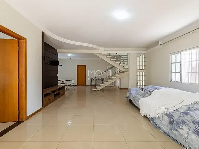 Casa 5 quartos e 3 banheiros, à venda, no bairro Asa Sul em Brasília