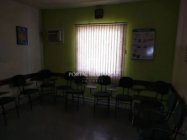 Casa com 616m², à venda, no bairro Centro em Bragança Paulista