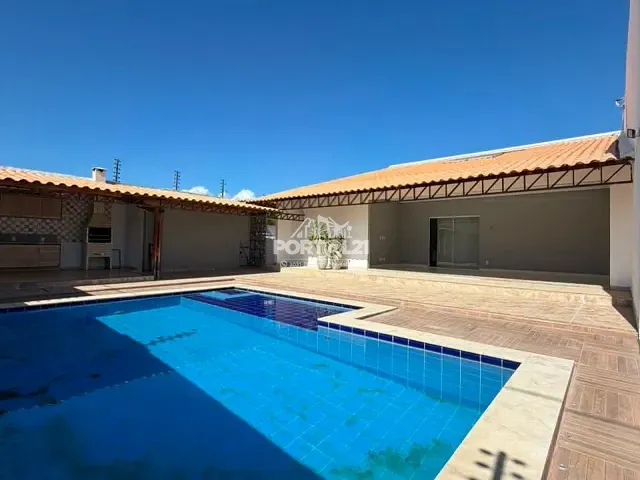 Casa 4 quartos e 6 banheiros, para alugar, no bairro Jatobá em Petrolina