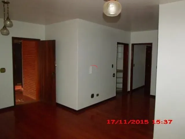 Casa com 300m² 4 quartos e 4 banheiros, à venda, no bairro Santa Rosa em Londrina
