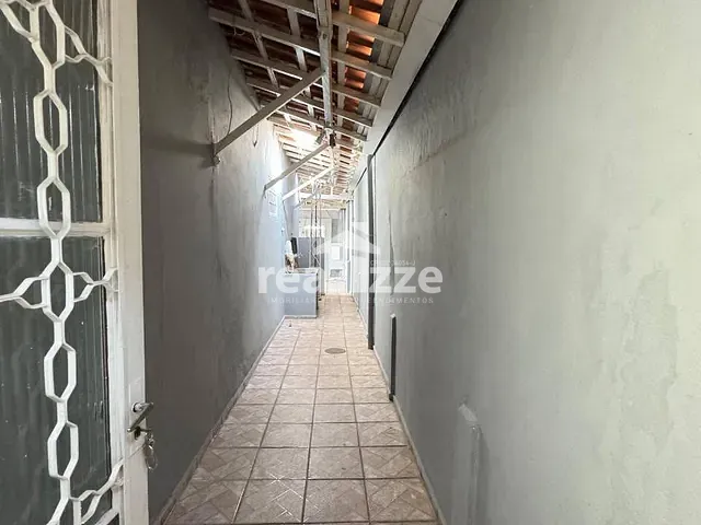 Casa 3 quartos e 2 banheiros, para alugar, no bairro Conjunto Habitacional Doutor José Secchi em Itapira