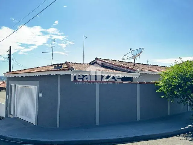 Casa 3 quartos e 2 banheiros, para alugar, no bairro Conjunto Habitacional Doutor José Secchi em Itapira