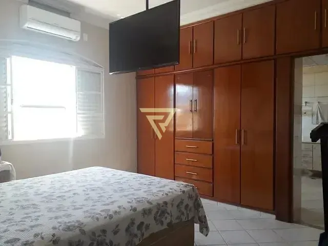Casa com 300m² 3 quartos e 3 banheiros, à venda, no bairro Vila Monte Alegre em Ribeirão Preto
