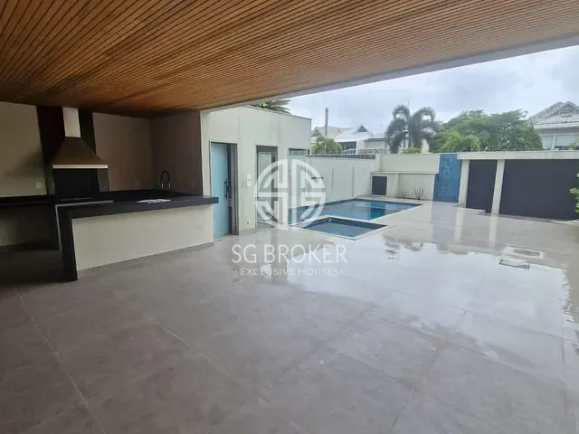 Casa 4 quartos e 6 banheiros, à venda, no bairro Barra da Tijuca em Rio de Janeiro