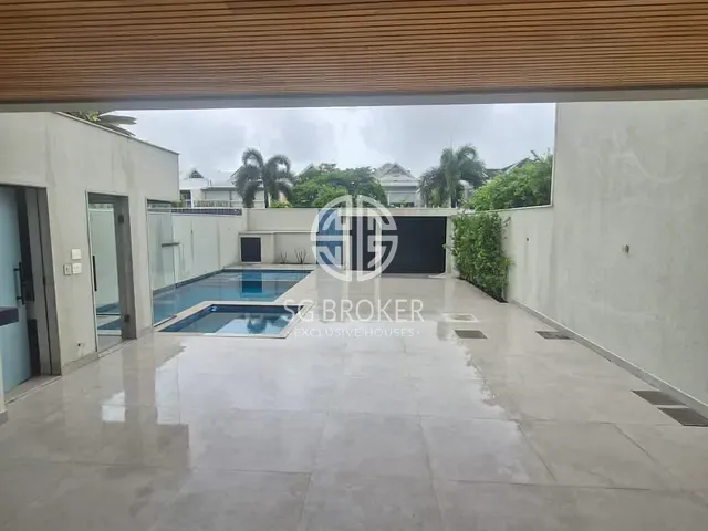 Casa 4 quartos e 6 banheiros, à venda, no bairro Barra da Tijuca em Rio de Janeiro