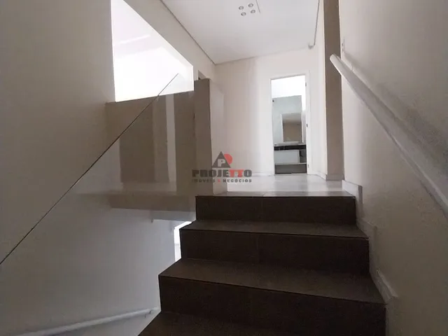 Casa com 262m², para alugar, no bairro Campestre em Santo André