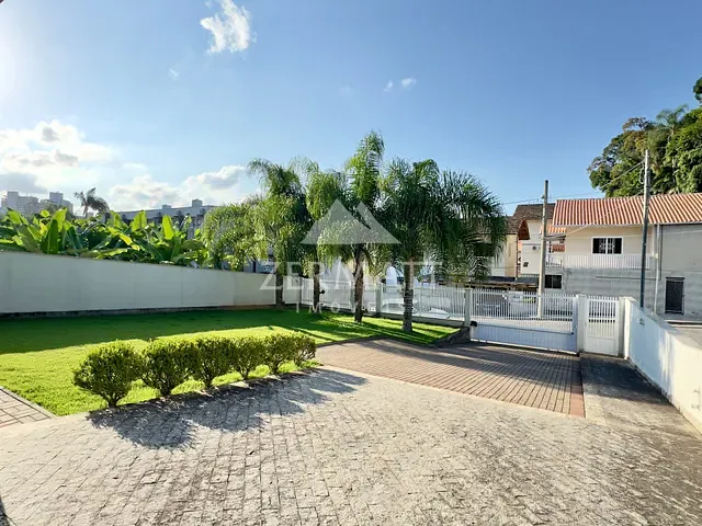 Casa com 464m² 5 quartos e 5 banheiros, à venda, no bairro Garcia em Blumenau