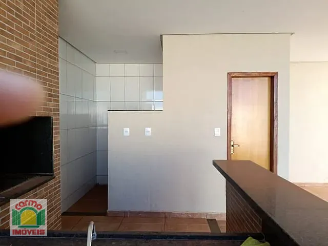 Casa 3 quartos e 3 banheiros, à venda, no bairro Residencial Portal do Cerrado em Anápolis