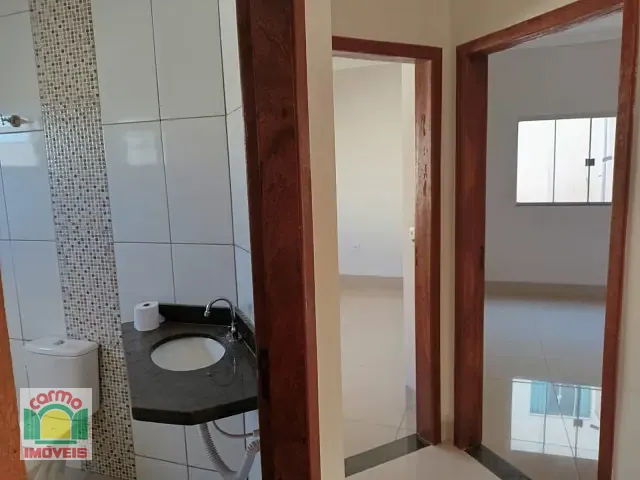 Casa 3 quartos e 3 banheiros, à venda, no bairro Residencial Portal do Cerrado em Anápolis