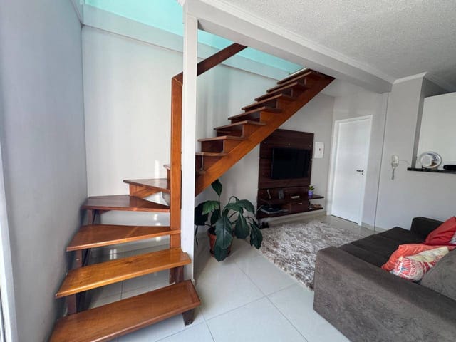 Casa 2 quartos e 1 banheiro, à venda, no bairro Vila Caputera em Mogi das Cruzes