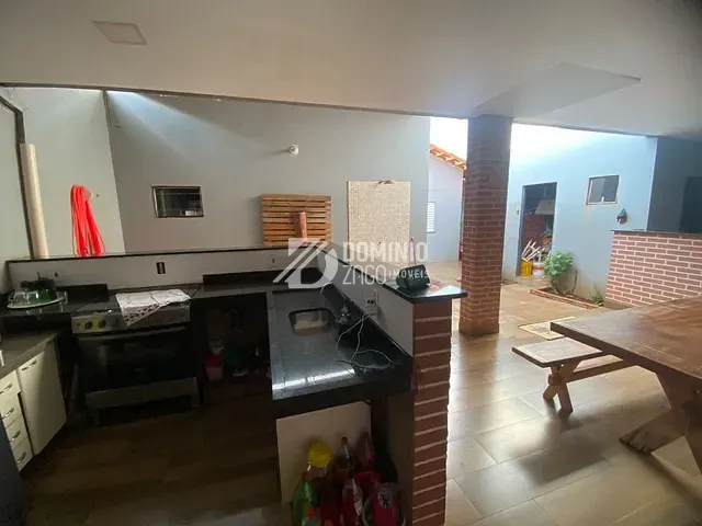 Casa com 213m² 4 quartos e 3 banheiros, à venda, no bairro Vila Arquelau em Uberaba