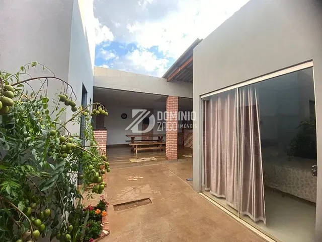 Casa com 213m² 4 quartos e 3 banheiros, à venda, no bairro Vila Arquelau em Uberaba