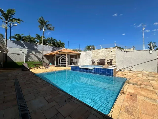 Casa com 904m² 4 quartos e 5 banheiros, à venda, no bairro Parque Residencial Nardini em Americana
