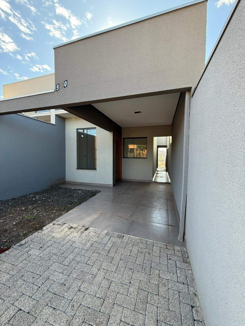 Casa à venda com 2 quartos, 70m² - Foto 2