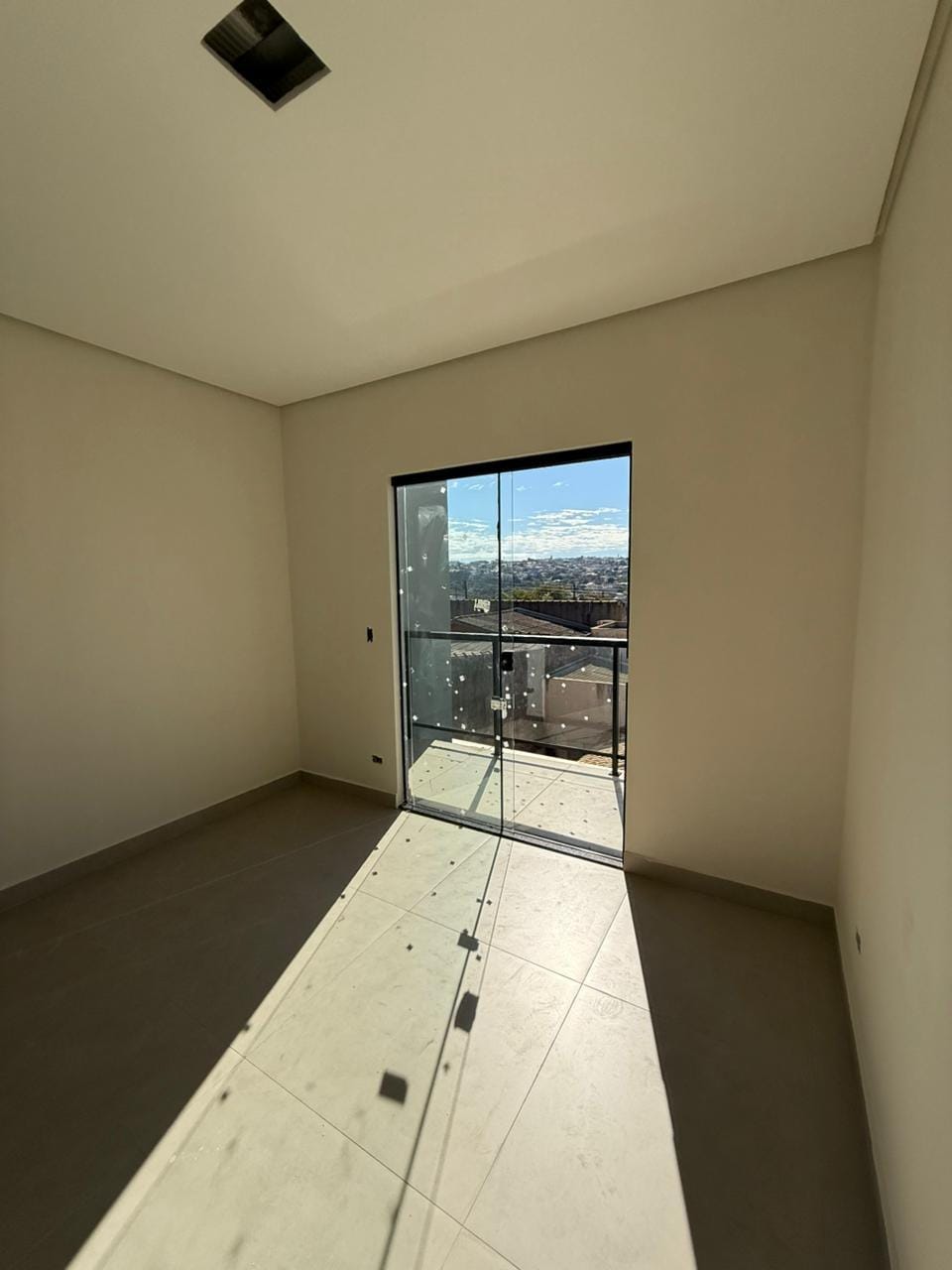Casa à venda com 2 quartos, 70m² - Foto 11