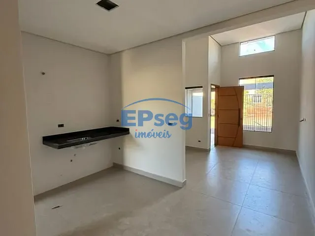 Casa com 127m² 2 quartos e 2 banheiros, à venda, no bairro Colinas em Londrina