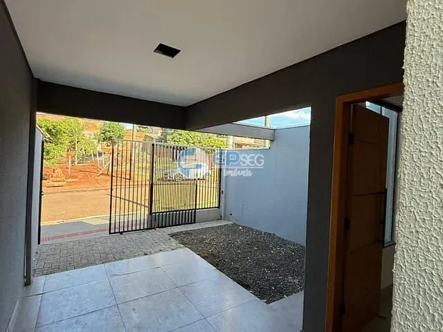 Casa com 127m² 2 quartos e 2 banheiros, à venda, no bairro Colinas em Londrina