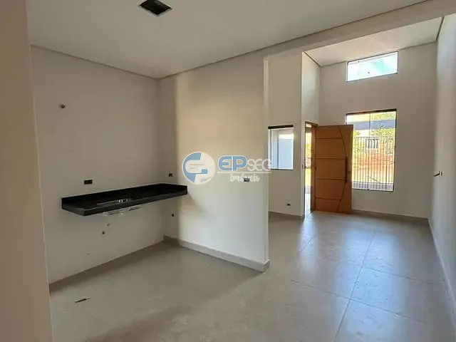 Casa com 127m² 2 quartos e 2 banheiros, à venda, no bairro Colinas em Londrina