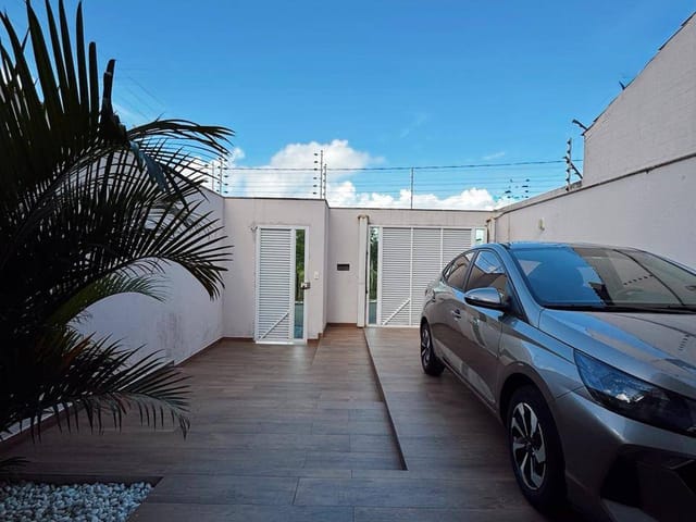 Casa com 300m² 4 quartos e 3 banheiros, à venda, no bairro Morada de Laranjeiras em Serra