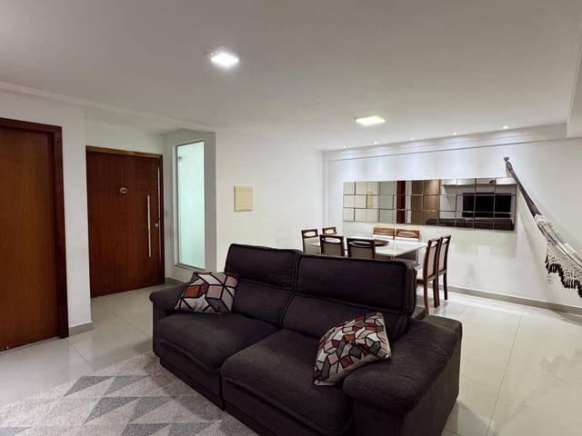 Casa com 300m² 4 quartos e 3 banheiros, à venda, no bairro Morada de Laranjeiras em Serra