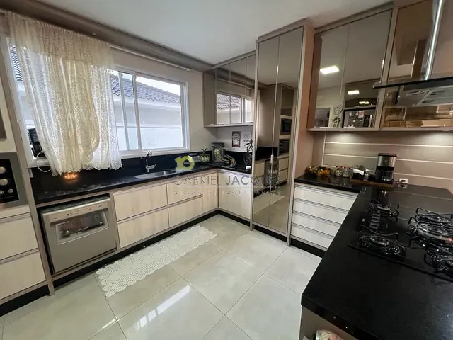Casa 3 quartos e 3 banheiros, à venda, no bairro Pedra Branca em Palhoça