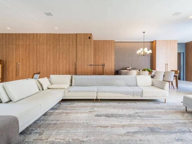 Casa com 658m² 4 quartos e 6 banheiros, à venda, no bairro Santa Felicidade em Curitiba