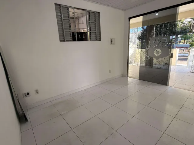 Casa 5 quartos e 3 banheiros, para alugar, no bairro Luzia em Aracaju