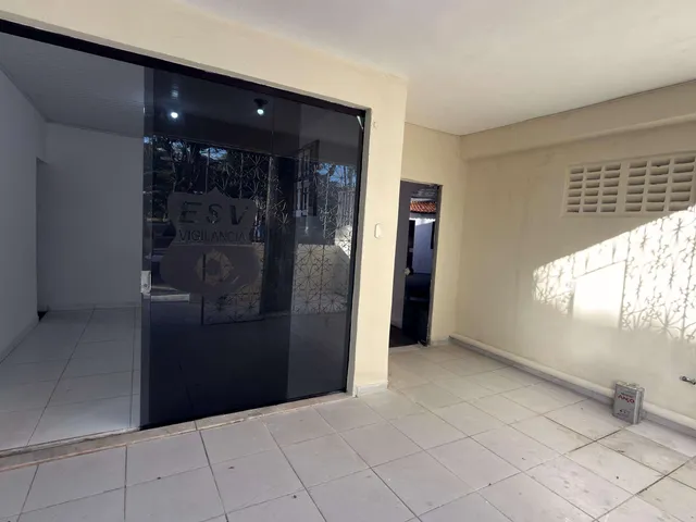 Casa 5 quartos e 3 banheiros, para alugar, no bairro Luzia em Aracaju