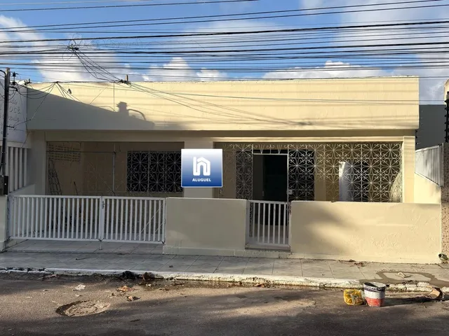 Casa 5 quartos e 3 banheiros, para alugar, no bairro Luzia em Aracaju