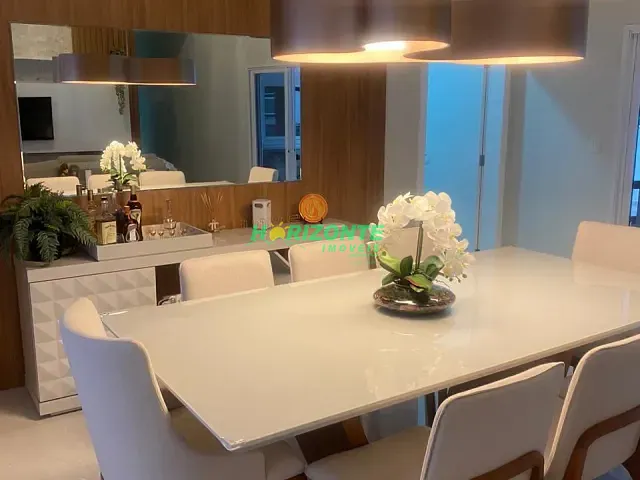 Casa com 460m² 3 quartos e 4 banheiros, à venda, no bairro Urbanova VII em São José dos Campos