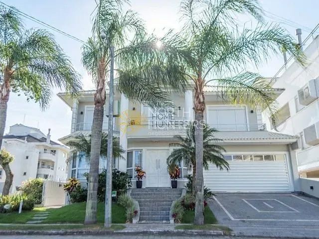 Casa com 450m² 4 quartos e 5 banheiros, à venda, no bairro Jurerê em Florianópolis