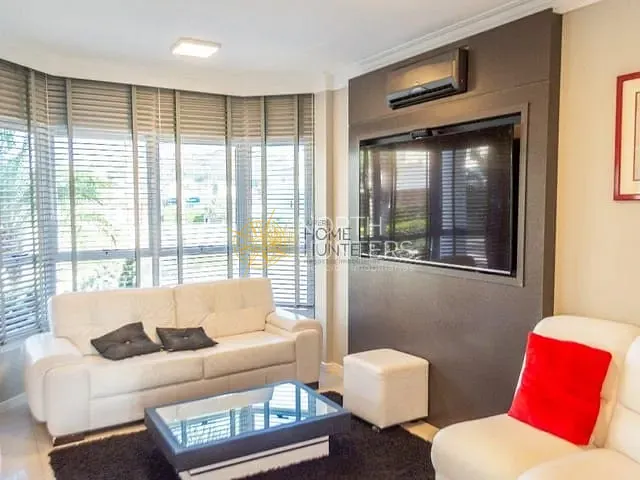 Casa com 450m² 4 quartos e 5 banheiros, à venda, no bairro Jurerê em Florianópolis