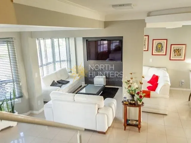 Casa com 450m² 4 quartos e 5 banheiros, à venda, no bairro Jurerê em Florianópolis