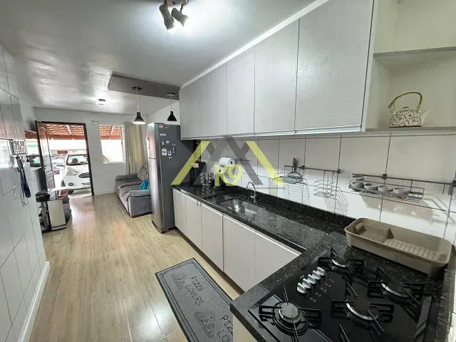 Casa com 179m² 3 quartos e 1 banheiro, à venda, no bairro Monza em Colombo