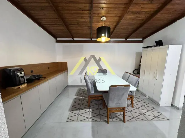 Casa com 179m² 3 quartos e 1 banheiro, à venda, no bairro Monza em Colombo
