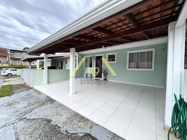Casa com 179m² 3 quartos e 1 banheiro, à venda, no bairro Monza em Colombo