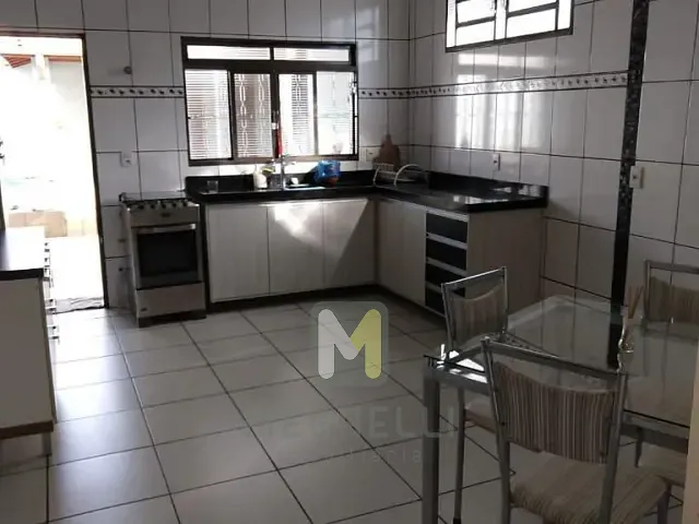 Casa com 200m² 2 quartos e 3 banheiros, à venda, no bairro Jardim do Alto em Serrana