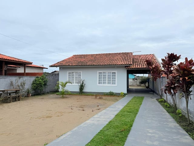Casa para ALUGAR em Salinas - Baln. Barra do Sul