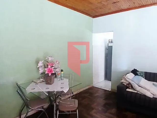 Casa com 405m² 5 quartos e 2 banheiros, à venda, no bairro Caiçaras em Belo Horizonte