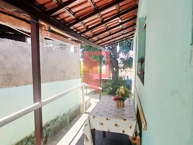 Casa com 405m² 5 quartos e 2 banheiros, à venda, no bairro Caiçaras em Belo Horizonte