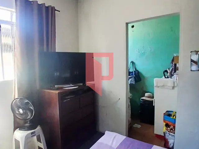 Casa com 405m² 5 quartos e 2 banheiros, à venda, no bairro Caiçaras em Belo Horizonte