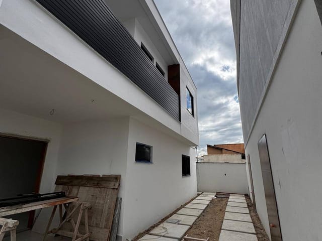 Casa com 152m² 3 quartos e 4 banheiros, à venda, no bairro Recreio em Rio das Ostras