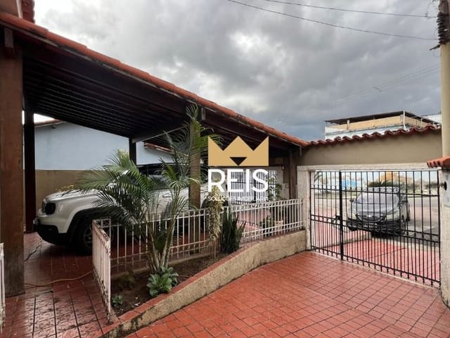 Casa com 650m² 4 quartos e 3 banheiros, à venda, no bairro Santíssimo em Rio de Janeiro