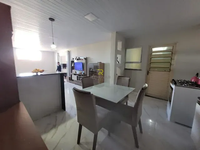 Casa com 210m² 3 quartos e 1 banheiro, à venda, no bairro Jardim das Américas em Guarapuava