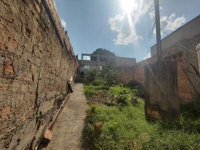 Casa com 150m² 2 quartos e 1 banheiro, à venda, no bairro Tupi B em Belo Horizonte
