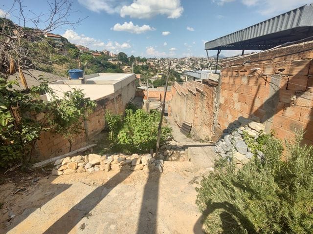 Casa com 150m² 2 quartos e 1 banheiro, à venda, no bairro Tupi B em Belo Horizonte