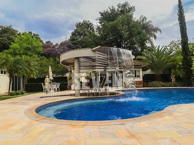 Casa com 2500m² 4 quartos e 6 banheiros, à venda, no bairro Jardim Shangri-Lá em Bauru
