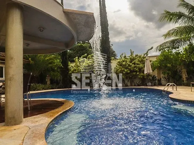 Casa com 2500m² 4 quartos e 6 banheiros, à venda, no bairro Jardim Shangri-Lá em Bauru
