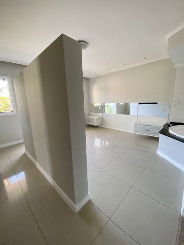 Casa com 500m² 4 quartos e 6 banheiros, à venda, no bairro Jacarepaguá em Rio de Janeiro