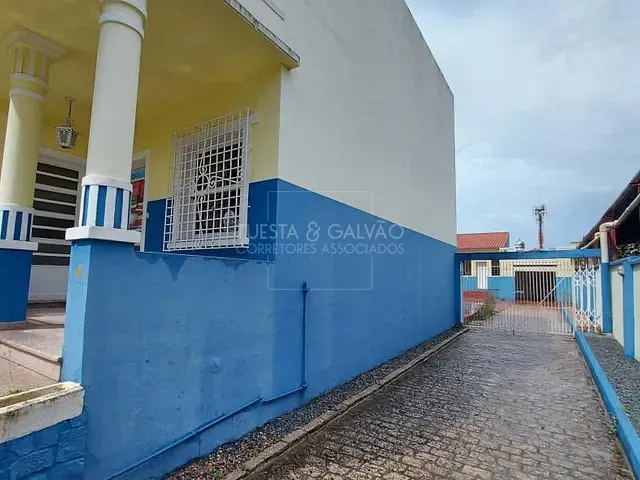 Casa com 311m² 6 quartos e 3 banheiros, à venda, no bairro Centro em Curitiba